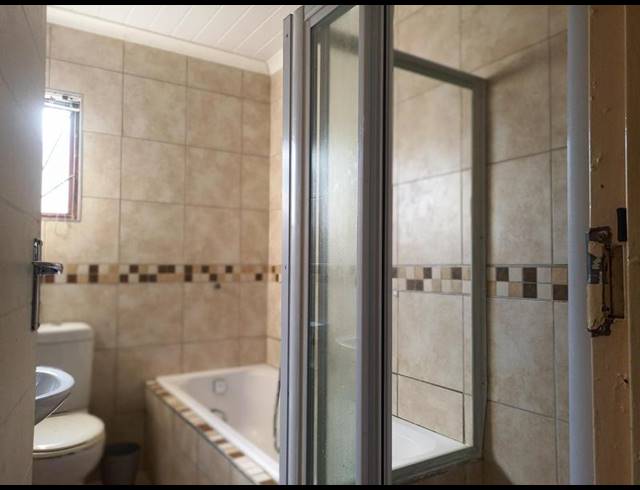 4 BEDROOM HOUSE FOR SALE IN DENNEMERE